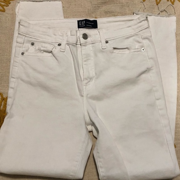 Gap brand white denim stretchy jeans . Size 27 regular. - Picture 2 of 5